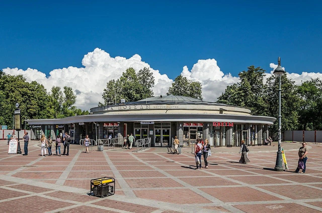 Станция метро «Парк Победы»